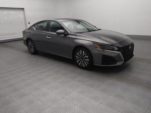 Used 2023 Nissan Altima 2.5 SV image 11