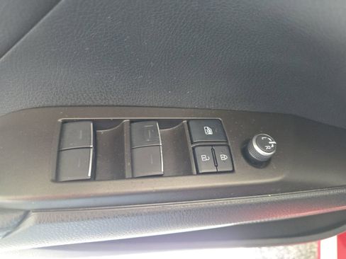 Used 2021 Toyota Camry XLE image 22