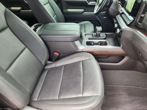 Used 2024 GMC Sierra 1500 SLT AWD/4WD image 11
