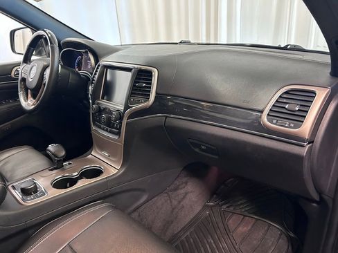 Used 2015 Jeep Grand Cherokee Overland AWD/4WD image 24