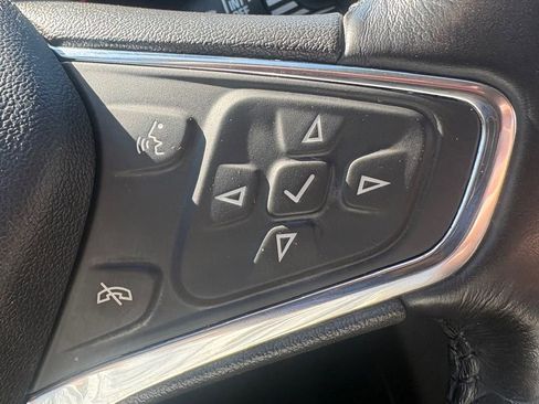 Used 2019 Chevrolet Equinox LT FWD image 8
