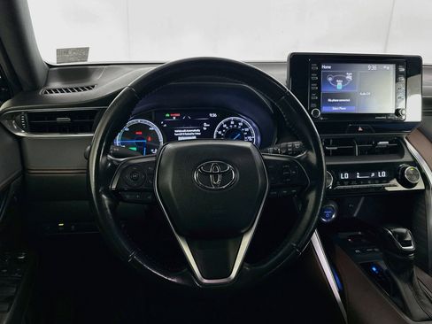 Used 2022 Toyota Venza XLE AWD/4WD image 18