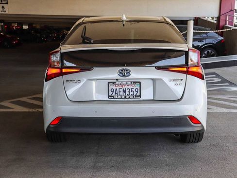 Used 2022 Toyota Prius XLE FWD image 3