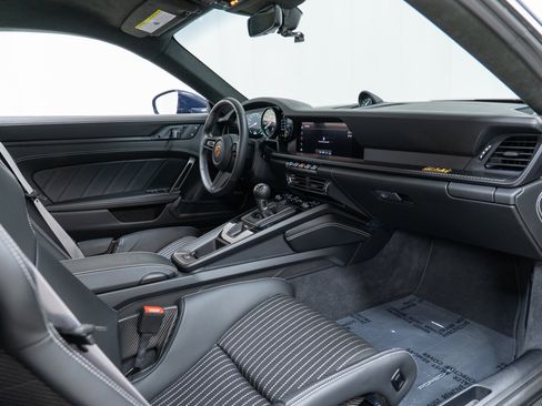 Used 2024 Porsche 911 GT3 RS RWD image 34