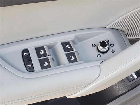 Used 2023 Audi Q5 2.0T Premium Plus w/ Premium Plus Package image 12