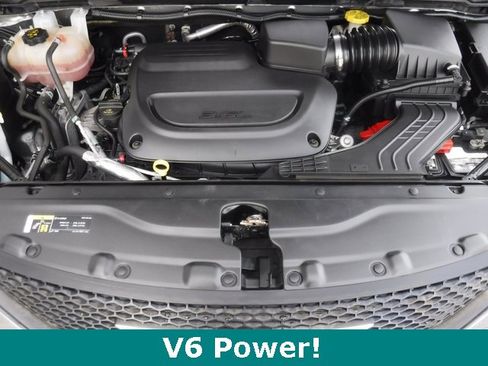 Certified 2020 Chrysler Voyager L image 14