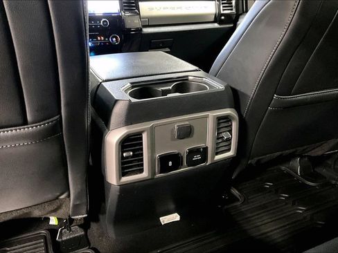 Used 2022 Ford F250 Lariat w/ Black Appearance Package AWD/4WD image 31