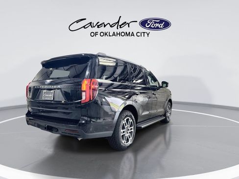 Used 2025 Ford Expedition Active AWD/4WD image 8