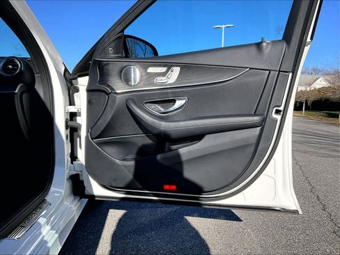 Used 2022 Mercedes-Benz E 350 4MATIC Sedan image 12