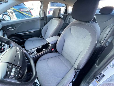 Used 2025 Kia K4 LXS image 35