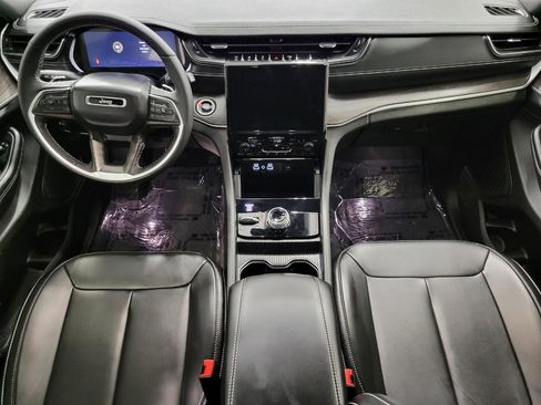 Used 2025 Jeep Grand Cherokee L Limited w/ Trailer Tow Package image 7