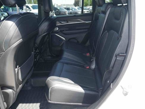 Certified 2022 Jeep Grand Cherokee Overland w/ MOPAR Finishing Package AWD/4WD image 14