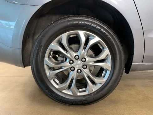 Used 2021 Buick Enclave Avenir w/ Avenir Technology Package AWD/4WD image 40