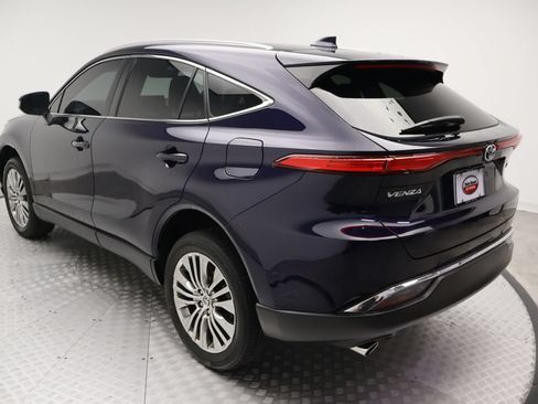 Certified 2023 Toyota Venza XLE AWD/4WD image 10