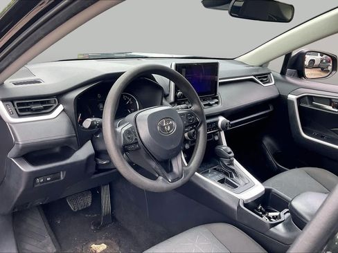 Used 2024 Toyota RAV4 XLE FWD image 17