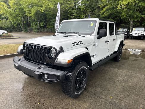 Used 2022 Jeep Gladiator Sport AWD/4WD image 3