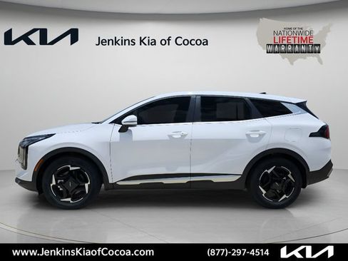 New 2026 Kia Sportage EX FWD image 9