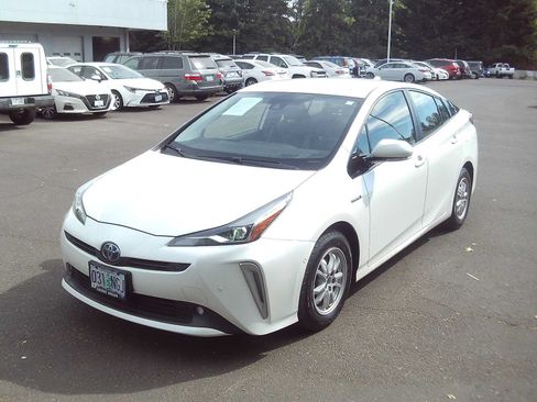 Used 2020 Toyota Prius XLE w/ Advanced Technology Package AWD/4WD image 1