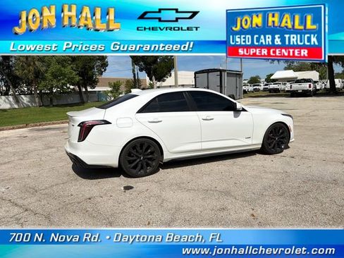 Used 2022 Cadillac CT4 V w/ Technology Package RWD image 13