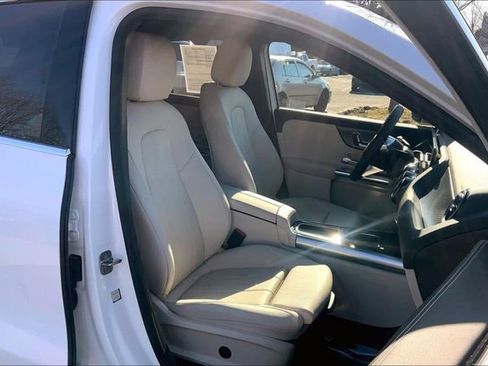 Used 2025 Mercedes-Benz GLA 250 4MATIC image 7