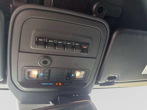 Used 2024 Ford Bronco Everglades AWD/4WD image 30