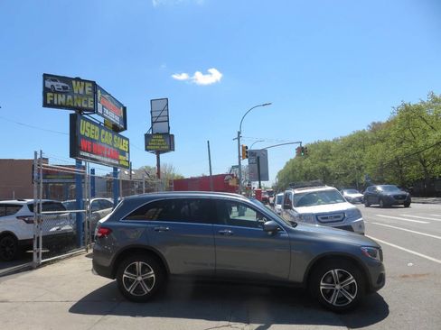 Used 2017 Mercedes-Benz GLC 300 4MATIC image 9