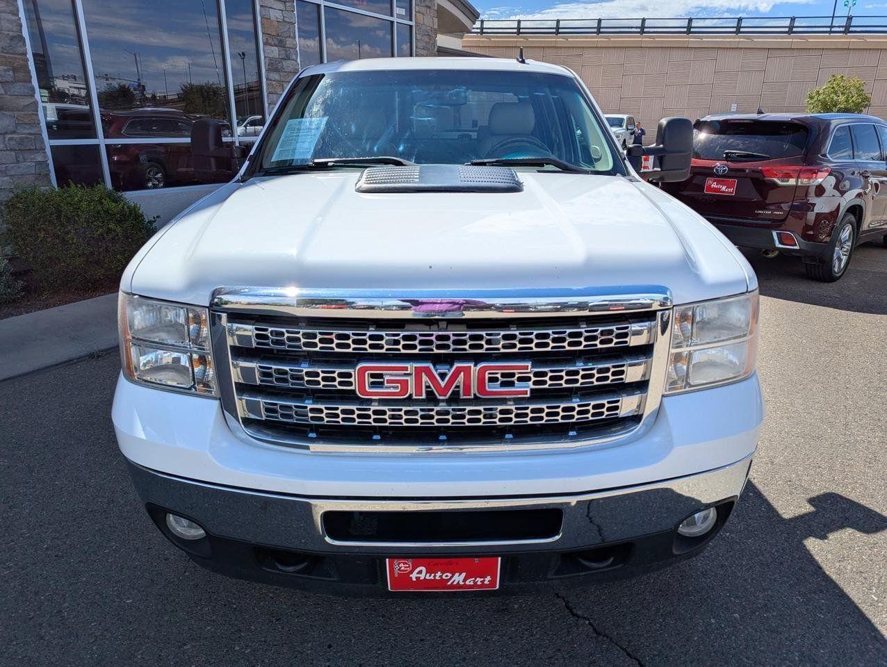 Used 2014 GMC Sierra 2500 SLT w/ Suspension Package, Off-Road AWD/4WD image 7