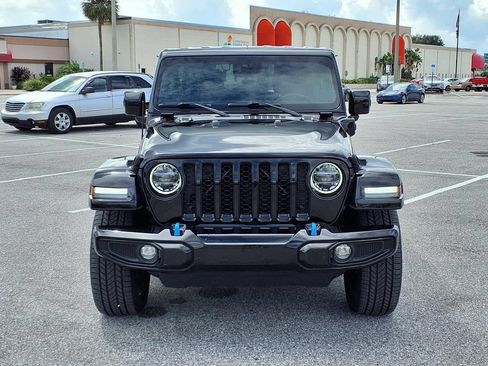 Used 2021 Jeep Wrangler Unlimited Sahara AWD/4WD image 2