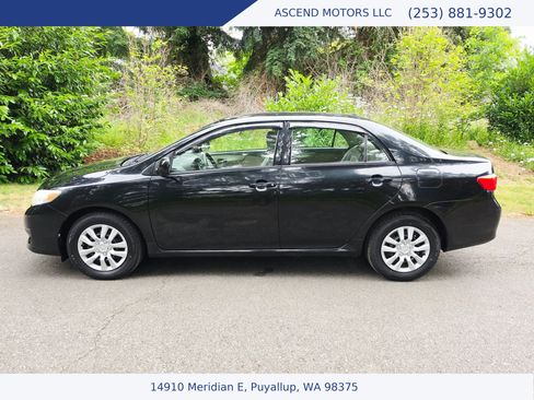 Used 2010 Toyota Corolla LE FWD image 2
