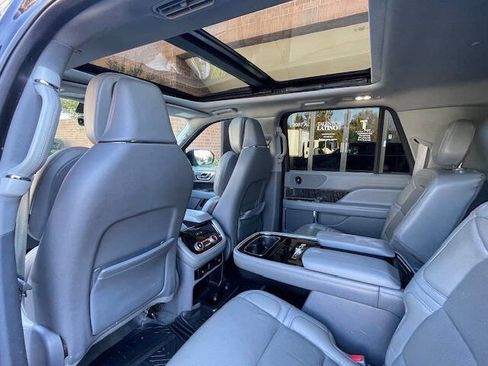 Used 2020 Lincoln Navigator L Reserve image 17