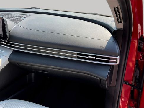 Used 2022 Hyundai Elantra Limited FWD image 19