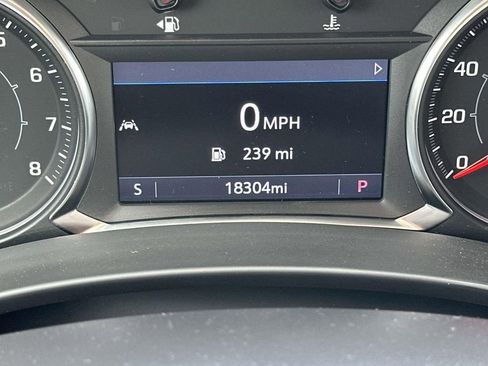 Used 2024 GMC Terrain SLT w/ Elevation Edition image 23