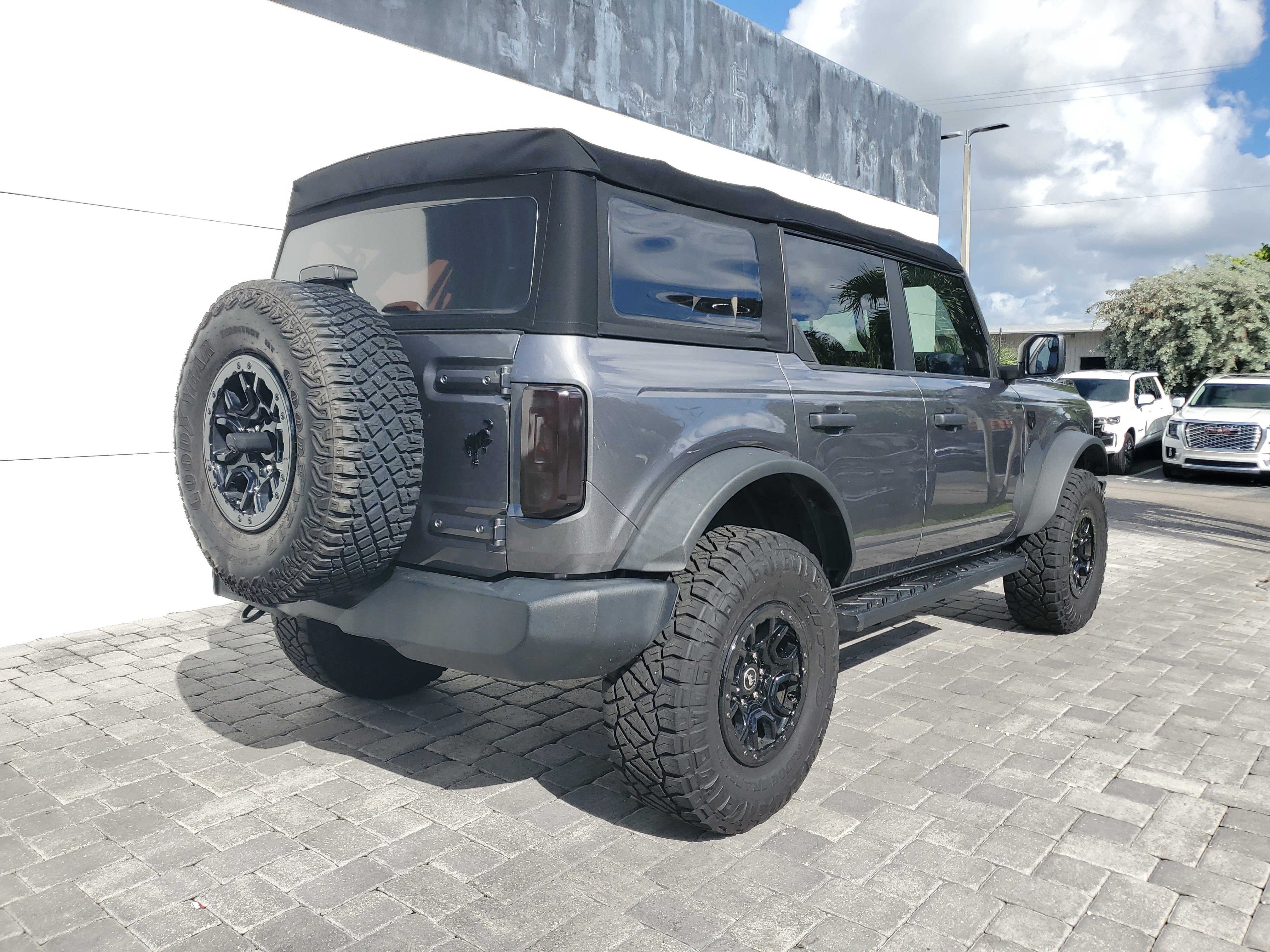 Used 2022 Ford Bronco Big Bend w/ Sasquatch Package AWD/4WD image 6
