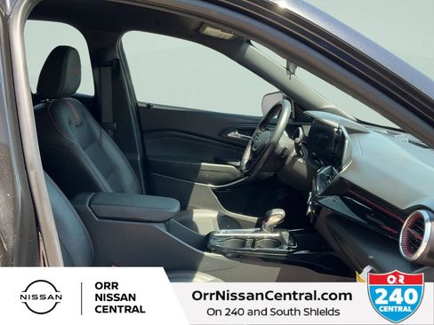 Used 2025 Chevrolet Trax RS w/ Driver Confidence Package FWD image 11