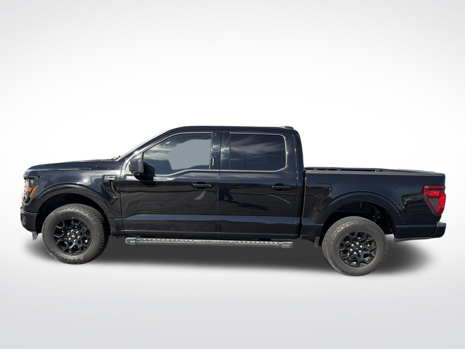 Used 2024 Ford F150 XLT w/ XLT Black Appearance Package AWD/4WD image 17