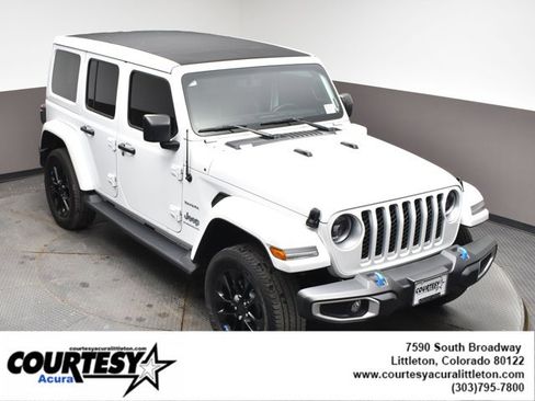 Used 2023 Jeep Wrangler Sahara w/ Cold Weather Group image 30