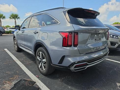 Used 2022 Kia Sorento S w/ Panoramic Sunroof Package FWD image 14