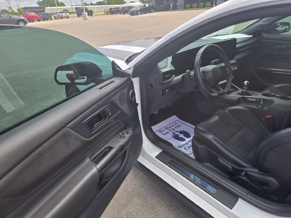 Used 2024 Ford Mustang Dark Horse RWD image 5