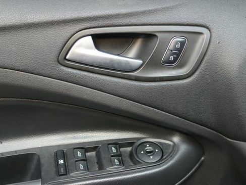 Used 2018 Ford Escape SE w/ SE SYNC Package image 16