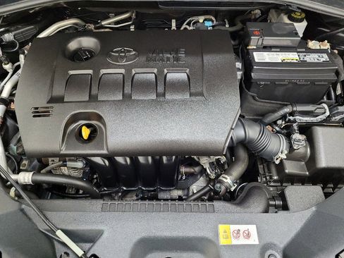 Used 2019 Toyota C-HR XLE image 30