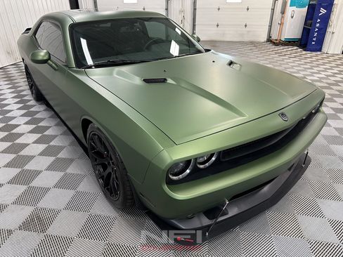 Used 2009 Dodge Challenger SRT8 w/ SRT Option Group II RWD image 5