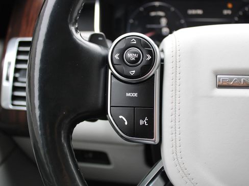 Used 2015 Land Rover Range Rover Supercharged image 9