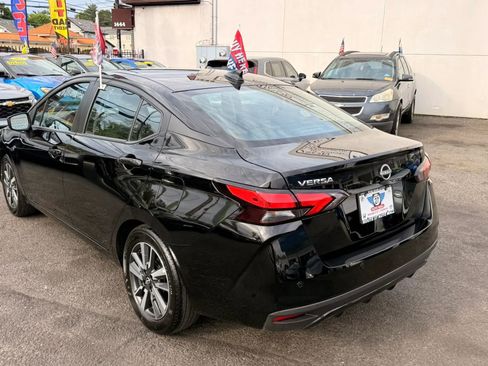Used 2025 Nissan Versa SV FWD image 5