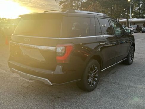 Used 2021 Ford Expedition Limited image 5