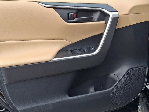 New 2025 Toyota RAV4 LE image 10