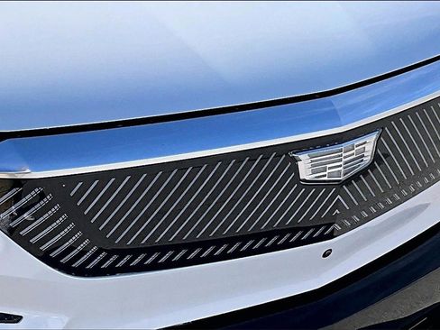 Certified 2025 Cadillac Optiq Luxury 1 image 28