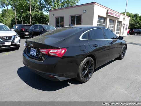 Used 2020 Chevrolet Malibu LT w/ Midnight Edition FWD image 5