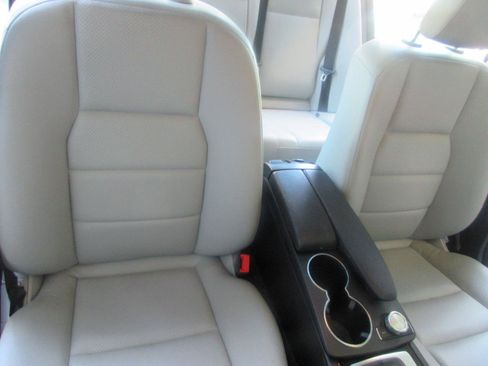 Used 2013 Mercedes-Benz C 350 Sport image 31