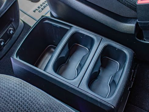 Used 2019 Dodge Grand Caravan SE FWD image 30