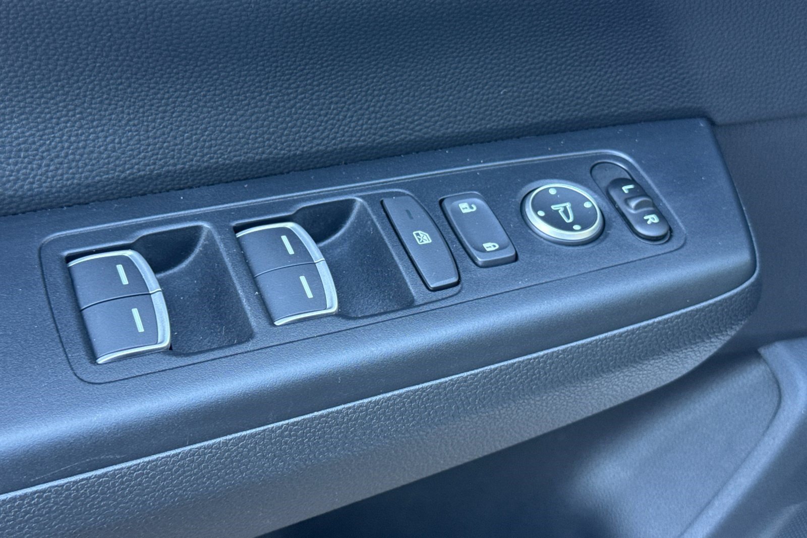 Used 2024 Honda CR-V EX-L image 14